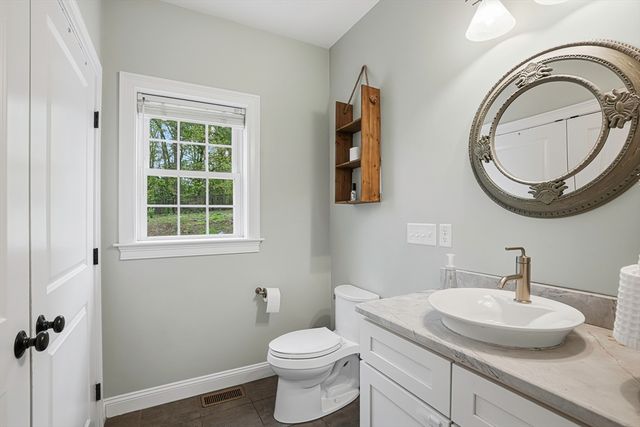 38 Gikas Ln, Marlborough, MA 01752