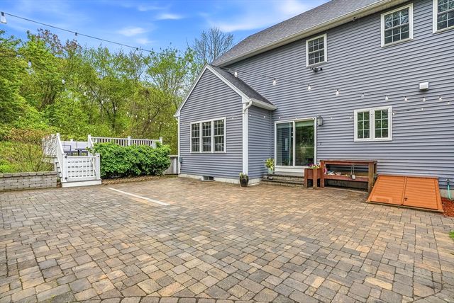 38 Gikas Ln, Marlborough, MA 01752