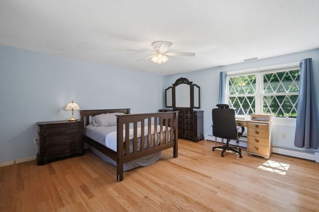 35 Cross Meadow Rd, East Longmeadow, MA 01028