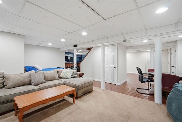 35 Cross Meadow Rd, East Longmeadow, MA 01028