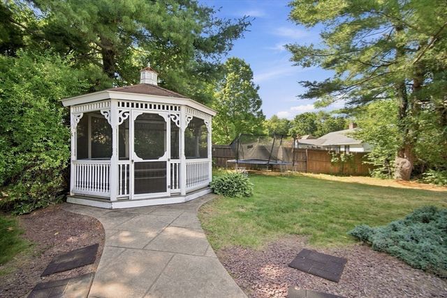 35 Cross Meadow Rd, East Longmeadow, MA 01028