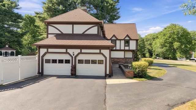35 Cross Meadow Rd, East Longmeadow, MA 01028