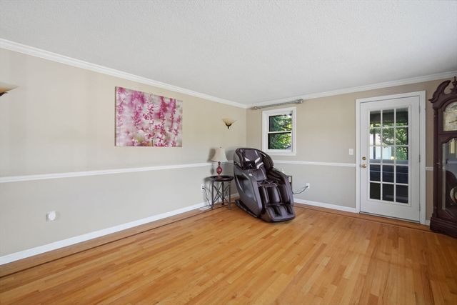 35 Cross Meadow Rd, East Longmeadow, MA 01028