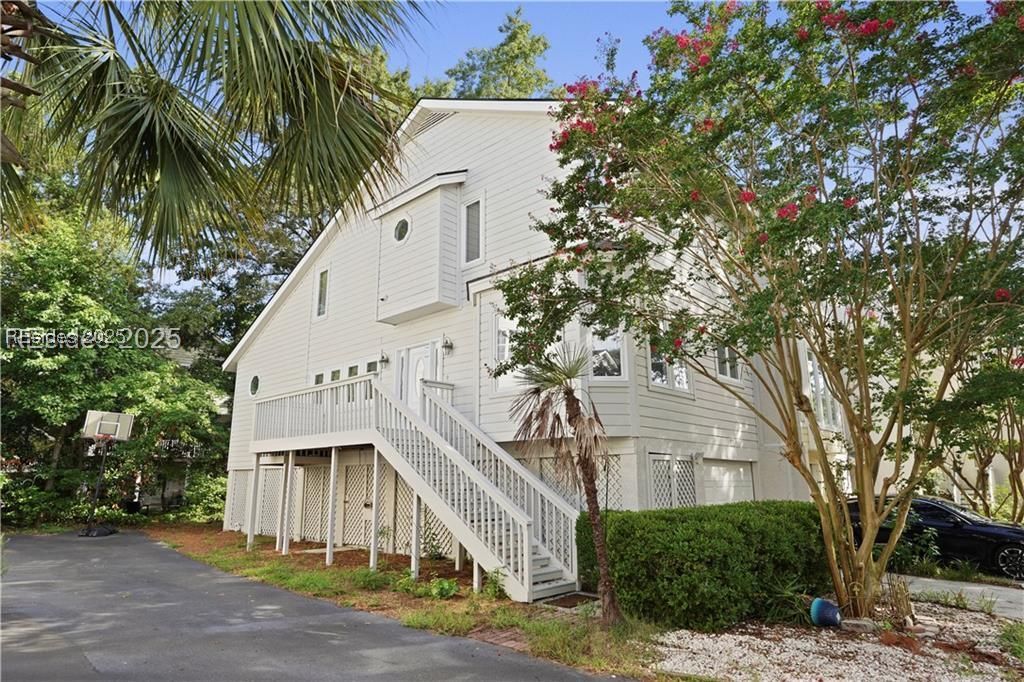 16 Jib Sail Ct, Hilton Head Island, SC 29928