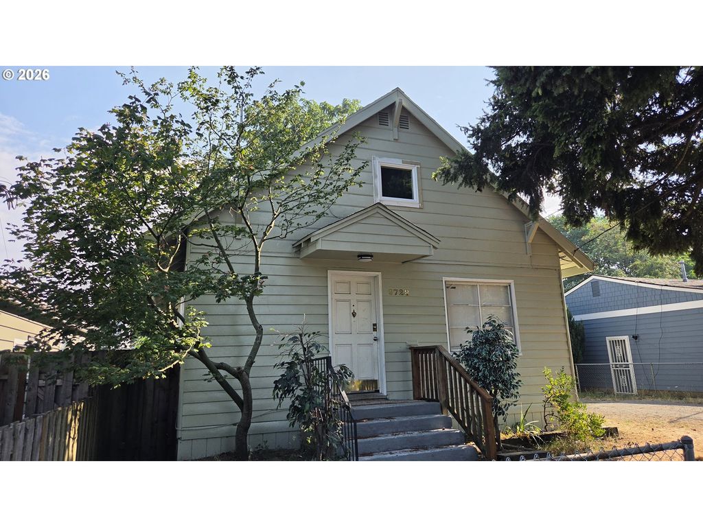 9728 Se REEDWAY St, Portland, OR 97266