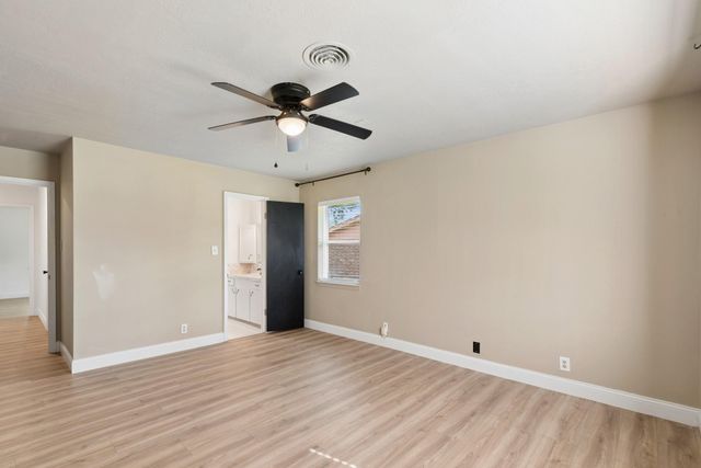 485 E Lake Drive, Livingston, TX 77351