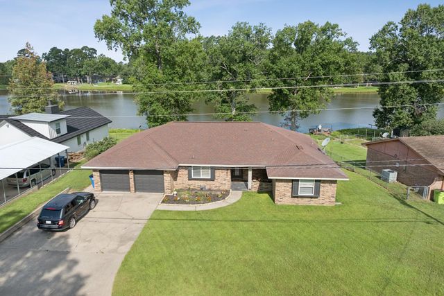 485 E Lake Drive, Livingston, TX 77351