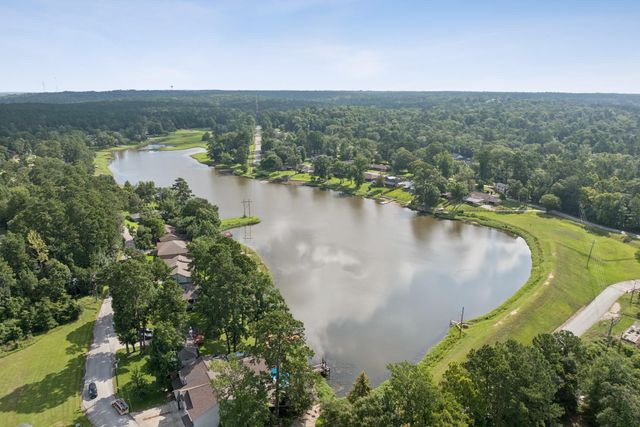 485 E Lake Drive, Livingston, TX 77351