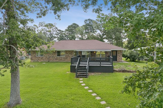 485 E Lake Drive, Livingston, TX 77351