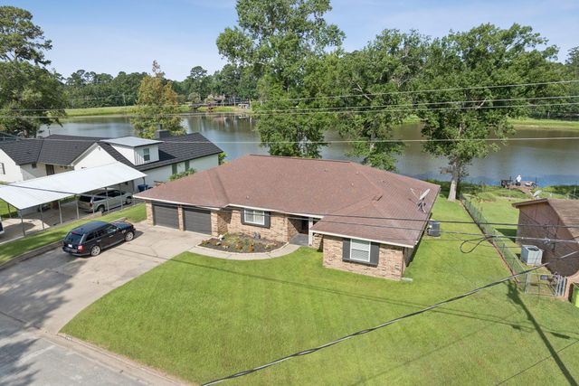 485 E Lake Drive, Livingston, TX 77351