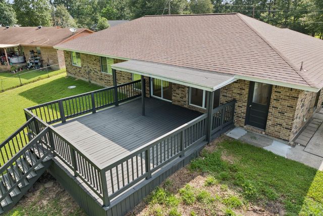 485 E Lake Drive, Livingston, TX 77351