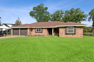 485 E Lake Drive, Livingston, TX 77351