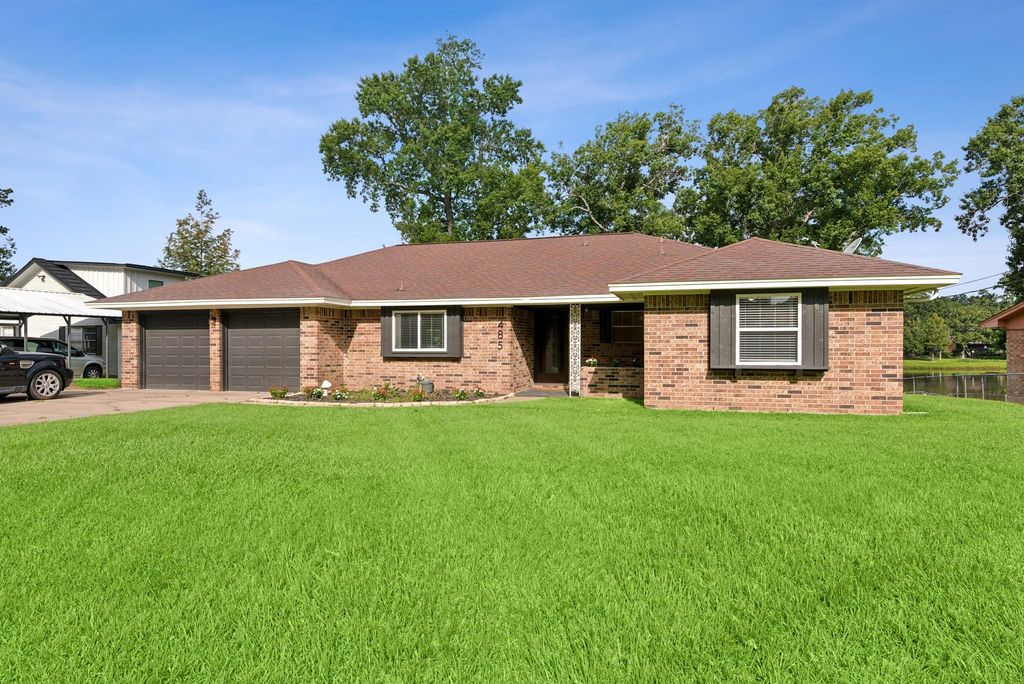 485 E Lake Drive, Livingston, TX 77351
