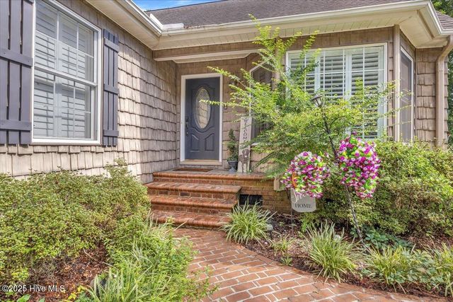 814 Canal Cove Road, Lake Waccamaw, NC 28450