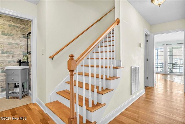 814 Canal Cove Road, Lake Waccamaw, NC 28450