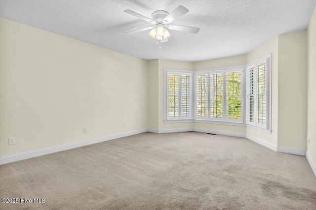 814 Canal Cove Road, Lake Waccamaw, NC 28450