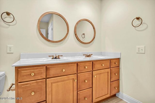 814 Canal Cove Road, Lake Waccamaw, NC 28450