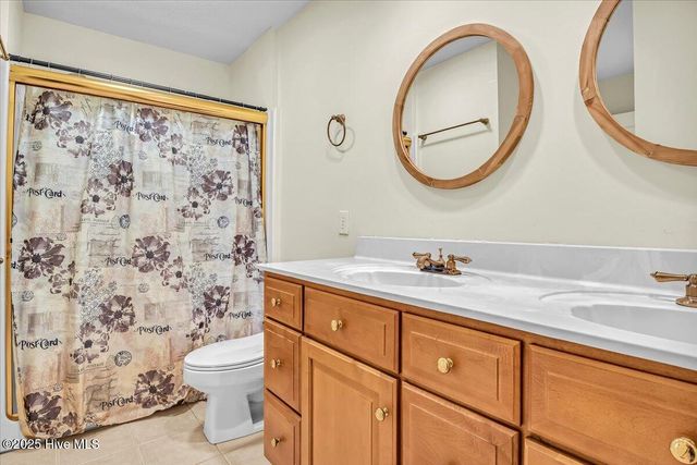 814 Canal Cove Road, Lake Waccamaw, NC 28450