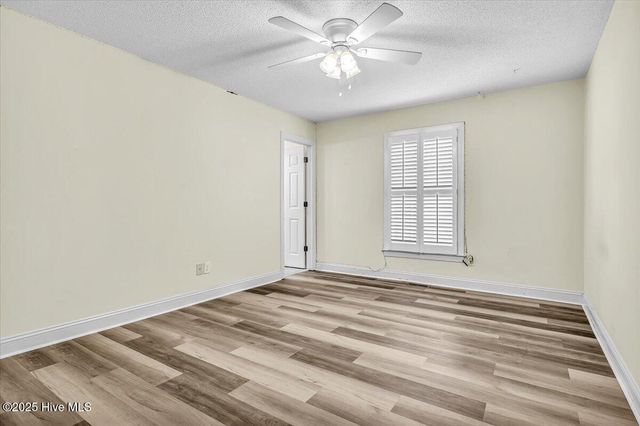 814 Canal Cove Road, Lake Waccamaw, NC 28450