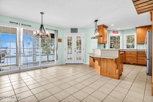 814 Canal Cove Road, Lake Waccamaw, NC 28450