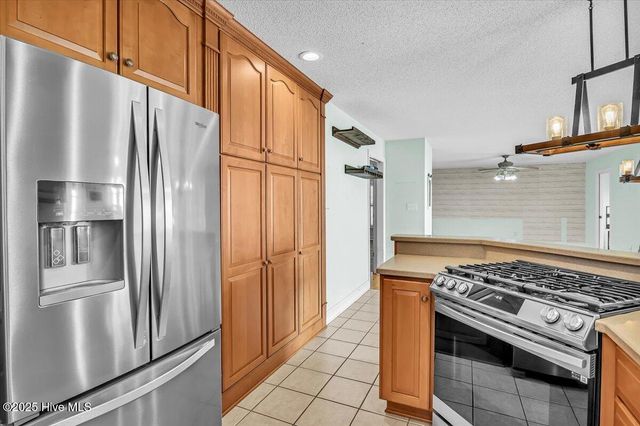 814 Canal Cove Road, Lake Waccamaw, NC 28450