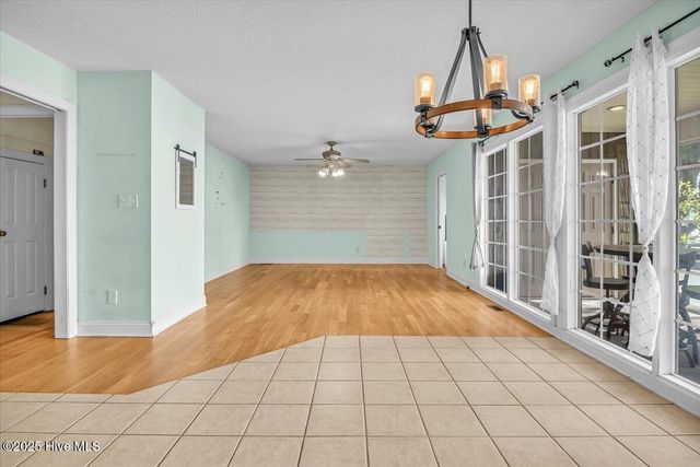 814 Canal Cove Road, Lake Waccamaw, NC 28450