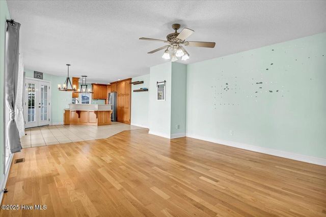 814 Canal Cove Road, Lake Waccamaw, NC 28450