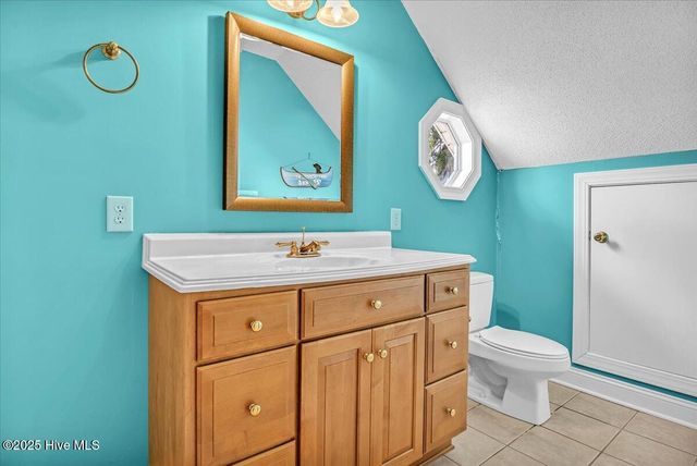 814 Canal Cove Road, Lake Waccamaw, NC 28450