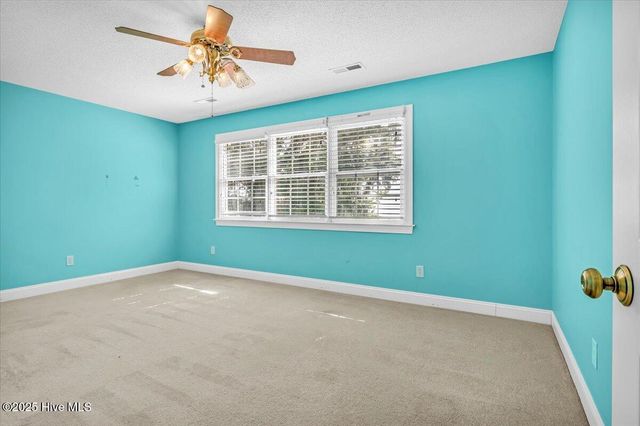 814 Canal Cove Road, Lake Waccamaw, NC 28450