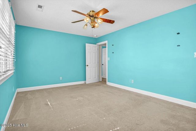 814 Canal Cove Road, Lake Waccamaw, NC 28450