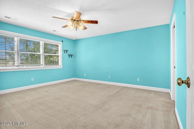 814 Canal Cove Road, Lake Waccamaw, NC 28450