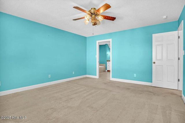 814 Canal Cove Road, Lake Waccamaw, NC 28450