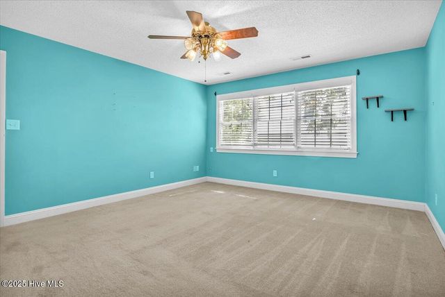 814 Canal Cove Road, Lake Waccamaw, NC 28450