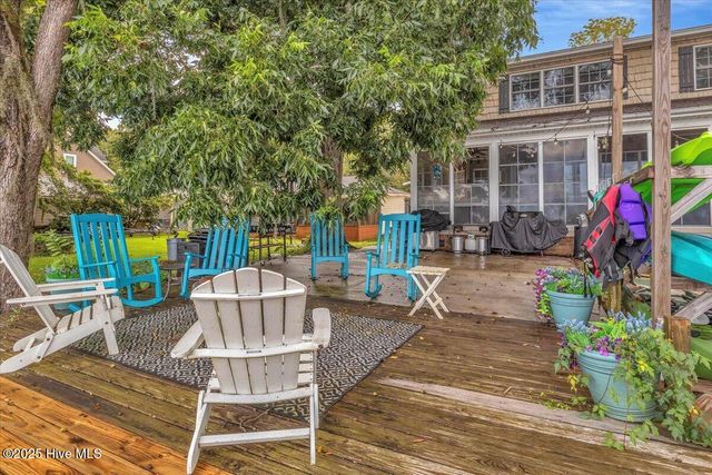 814 Canal Cove Road, Lake Waccamaw, NC 28450