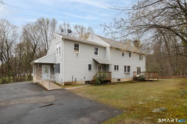 90 Fenn Road, Middlebury, CT 06762