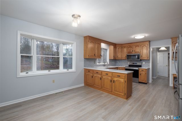 90 Fenn Road, Middlebury, CT 06762