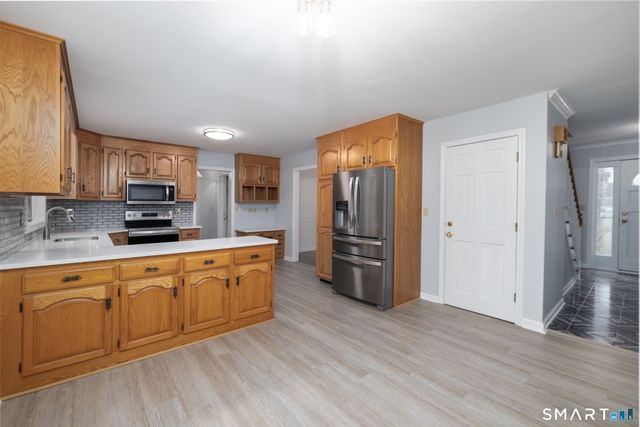 90 Fenn Road, Middlebury, CT 06762