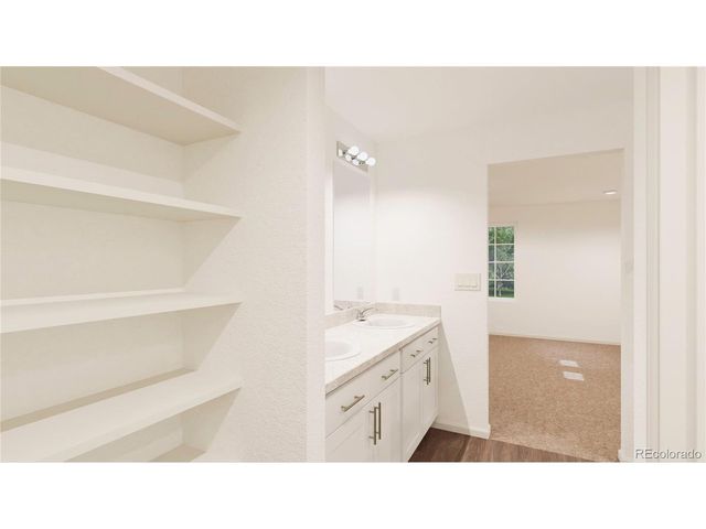 22274 E 39th Ave, Aurora, CO 80019