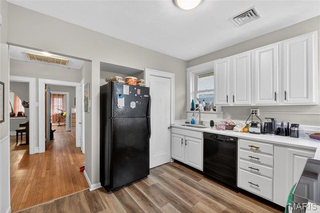 4958 Tholozan Avenue, St Louis, MO 63109