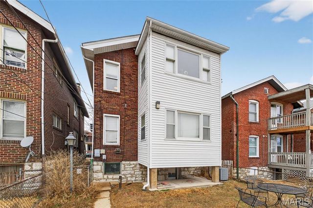 4958 Tholozan Avenue, St Louis, MO 63109