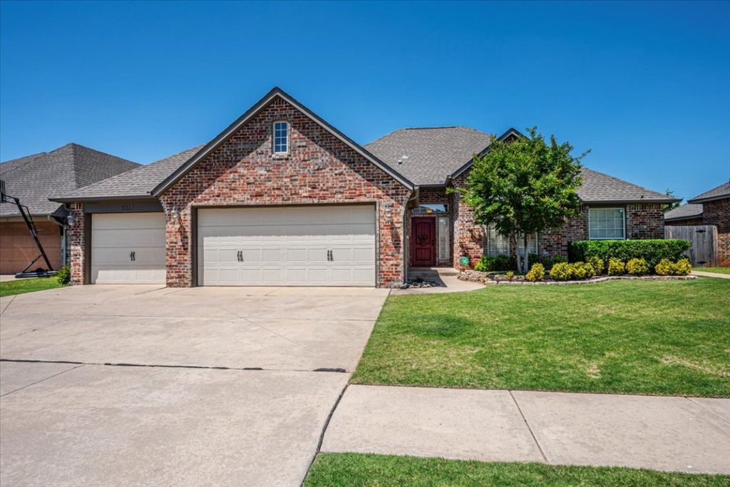 2213 NW 174th Street, Edmond, OK 73012
