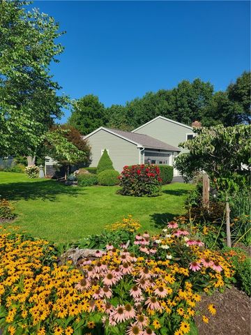 6156 County Road 41, Farmington, NY 14425