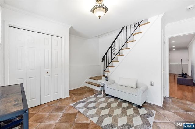 33 Mattocks Place, Closter, NJ 07624