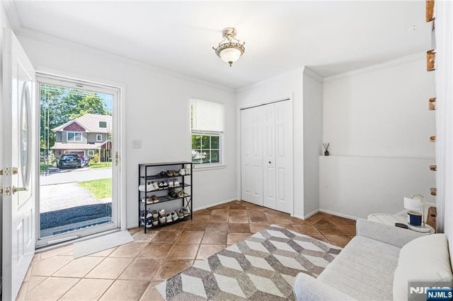 33 Mattocks Place, Closter, NJ 07624