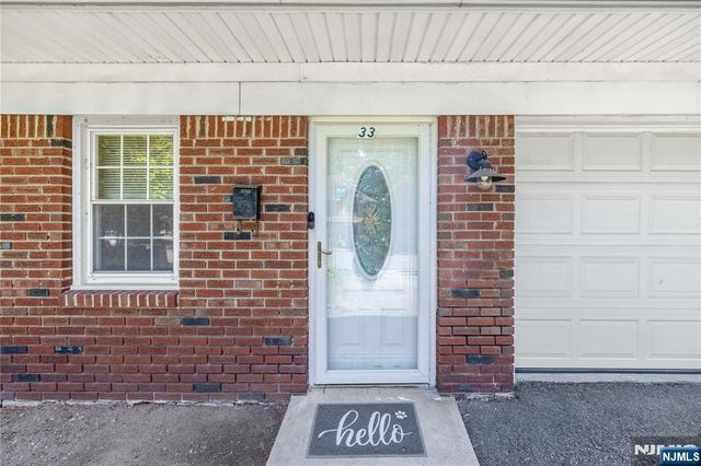 33 Mattocks Place, Closter, NJ 07624