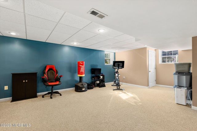 15 Smith Drive, Allentown, NJ 08501
