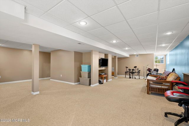 15 Smith Drive, Allentown, NJ 08501