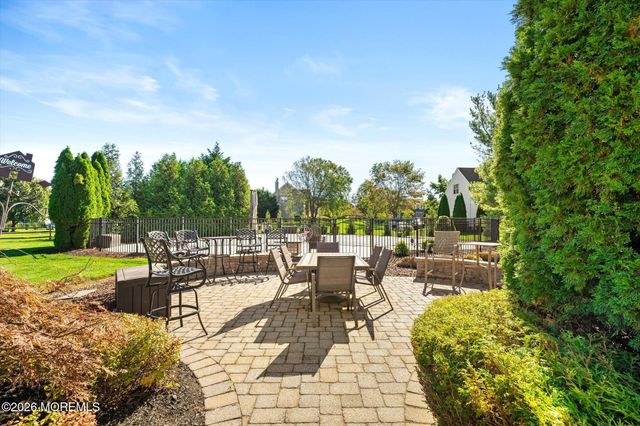 15 Smith Drive, Allentown, NJ 08501