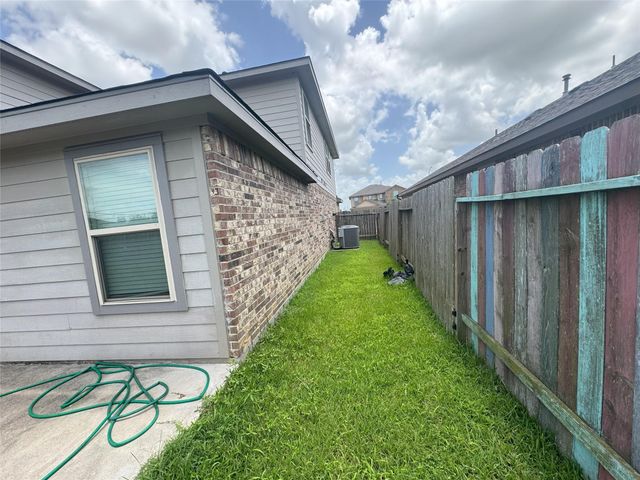 8310 Oakleaf Meadow Court, Rosharon, TX 77583