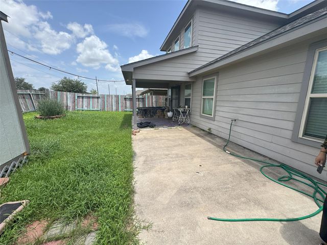 8310 Oakleaf Meadow Court, Rosharon, TX 77583